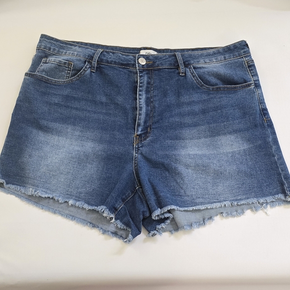 Rue21 | Women's Plus Size Cut Off Raw Hem Demin Shorts, Size 22 - Picture 1 of 4